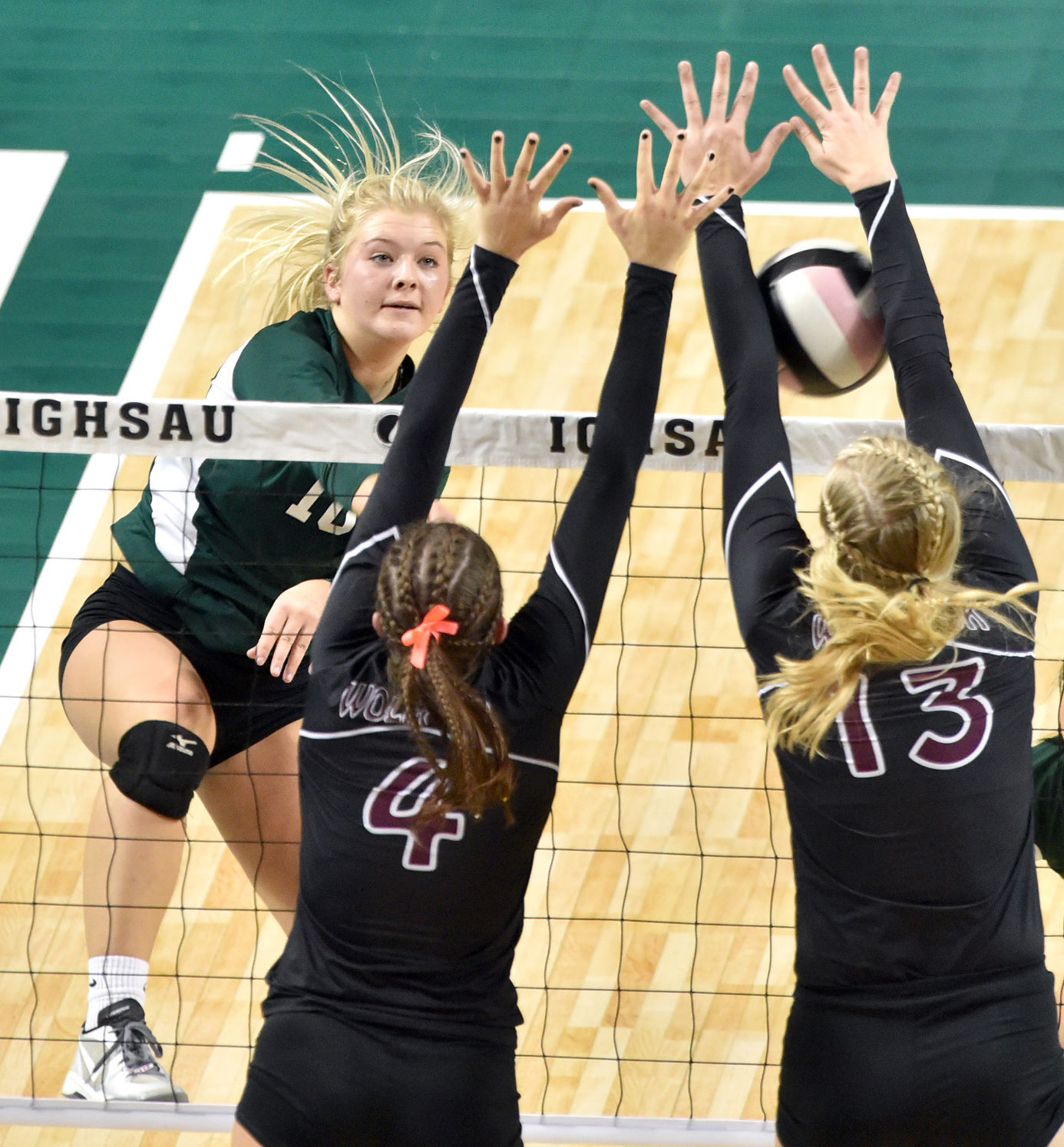 Western Christian vs Waterloo Columbus state volleyball